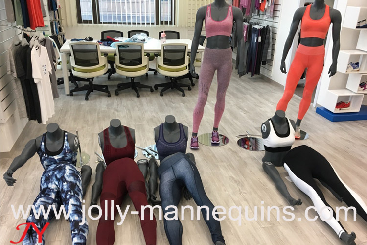 JOLLY MANNEQUINS